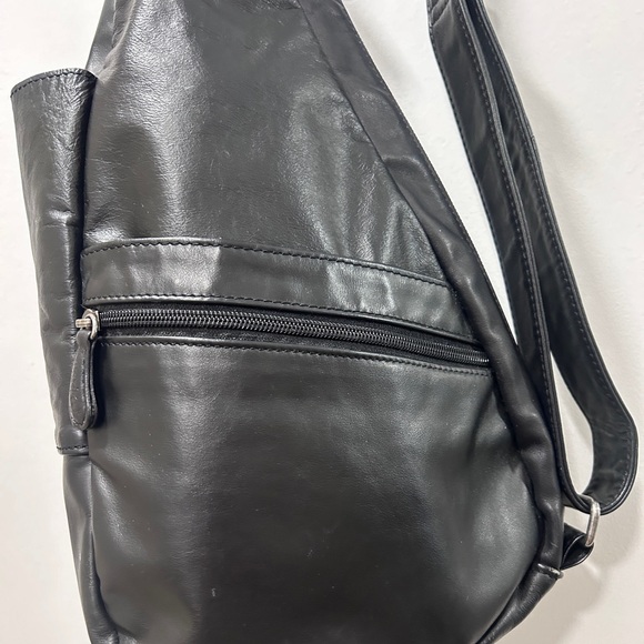 AmeriBag | Leather sling shoulder bag - Picture 13 of 16